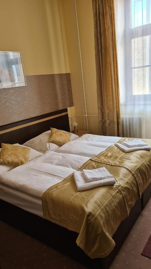 Hotel Cierny Orol Rožňava Zewnętrze zdjęcie