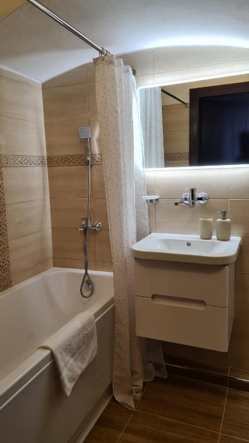 Hotel Cierny Orol Rožňava Zewnętrze zdjęcie