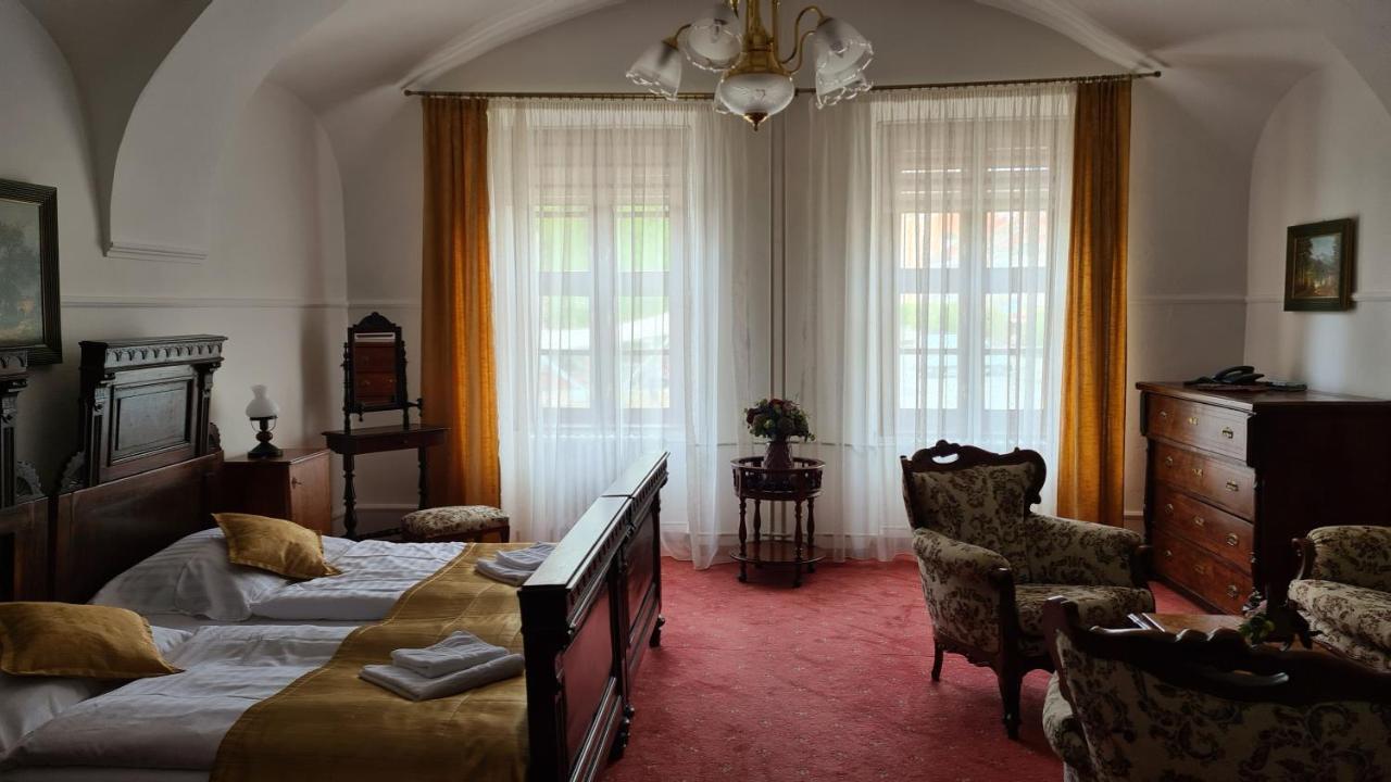 Hotel Cierny Orol Rožňava Zewnętrze zdjęcie
