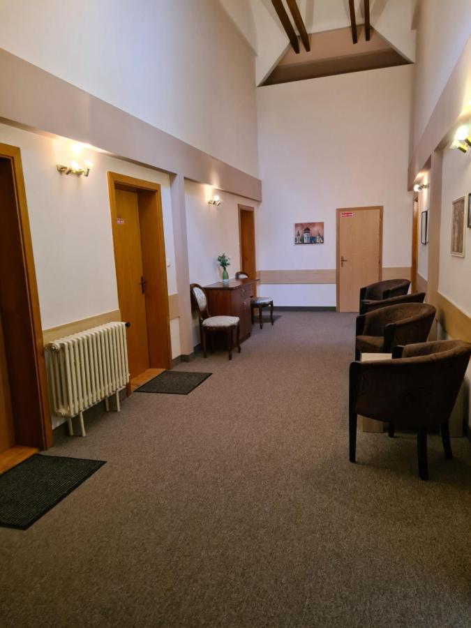 Hotel Cierny Orol Rožňava Zewnętrze zdjęcie